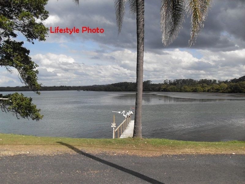 9 Bimbadeen Avenue, Banora Point NSW 2486