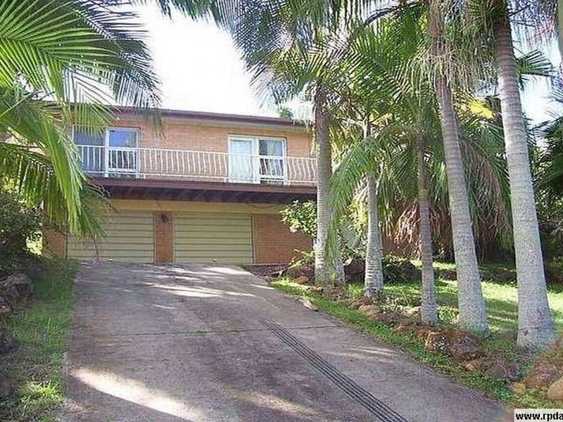 9 Bimbadeen Avenue, Banora Point NSW 2486