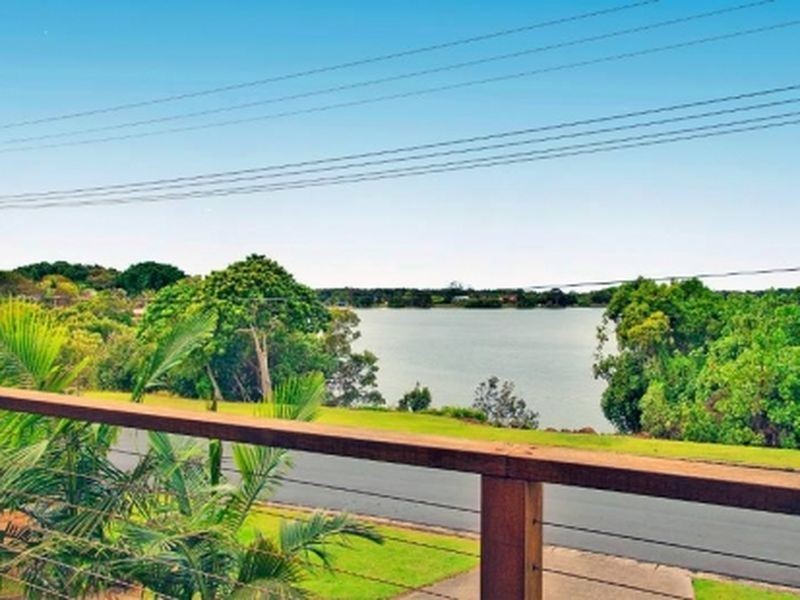 2/33 Bimbadeen Avenue, Banora Point NSW 2486