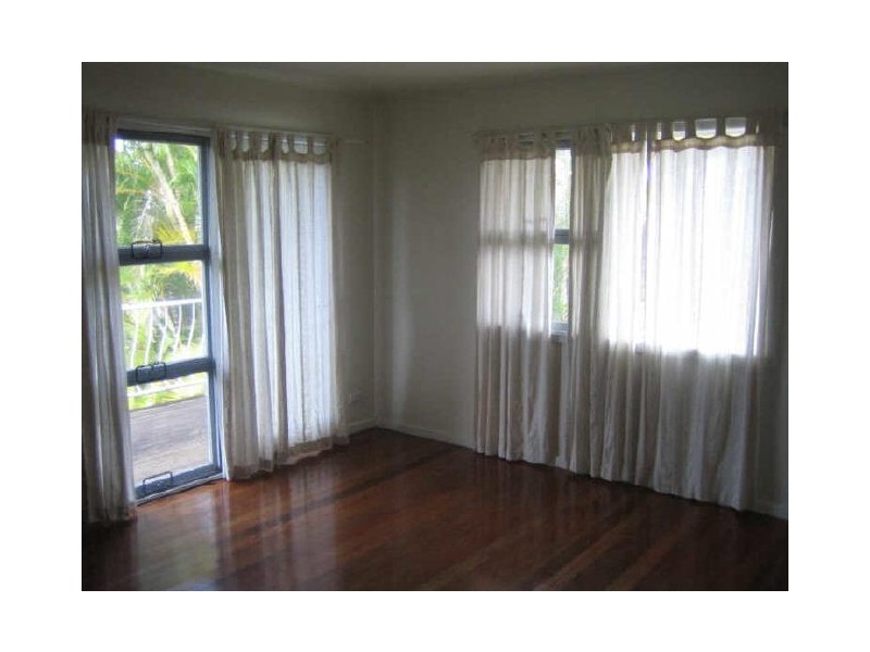 9 Bimbadeen Avenue, Banora Point NSW 2486