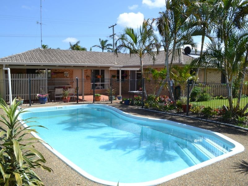 11 Poinciana Avenue, Cabarita Beach NSW 2488