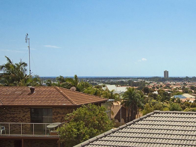 17 Paperbark Court, Banora Point NSW 2486