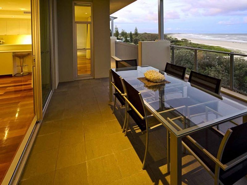 104 & 206/ Pandanus Parade, Cabarita Beach NSW 2488