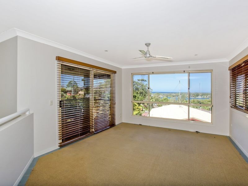 64 Oyster Point Road, Banora Point NSW 2486