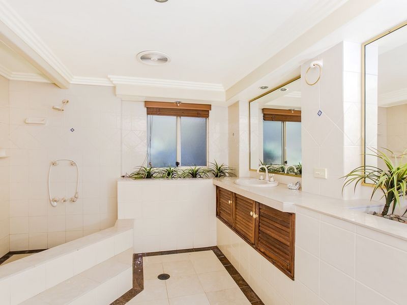 64 Oyster Point Road, Banora Point NSW 2486