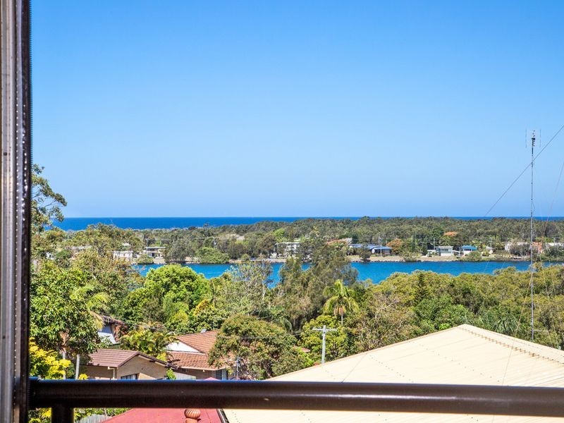 64 Oyster Point Road, Banora Point NSW 2486
