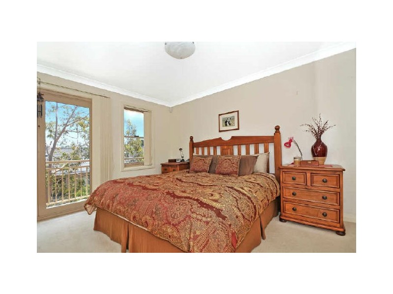 8 Whitfield Avenue, Lane Cove NSW 2066