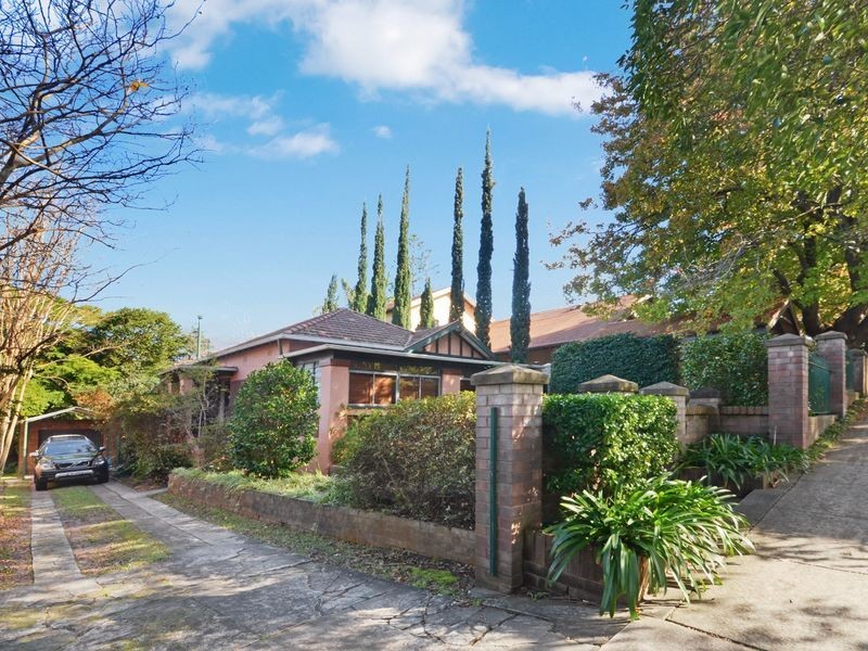 6 Kingslangley Road, Greenwich NSW 2065