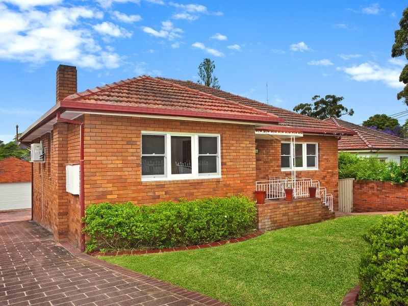 527 Blaxland Road, Denistone East NSW 2112