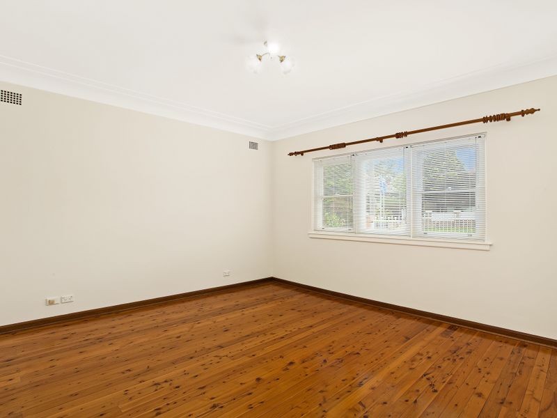 527 Blaxland Road, Denistone East NSW 2112