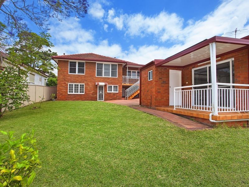 527 Blaxland Road, Denistone East NSW 2112