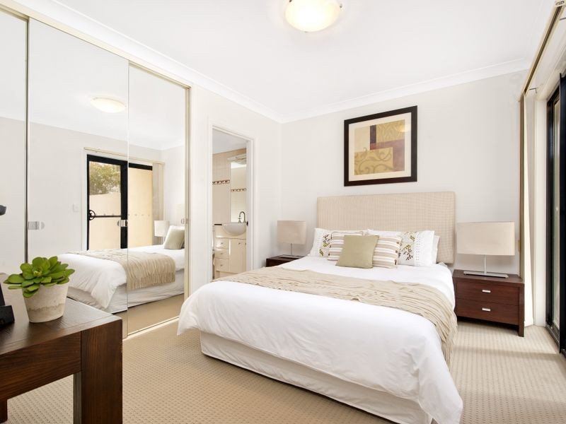 1/2 Taylors Drive, Lane Cove NSW 2066