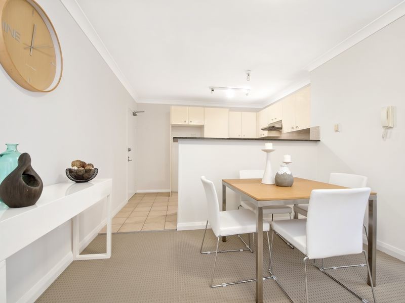 1/2 Taylors Drive, Lane Cove NSW 2066