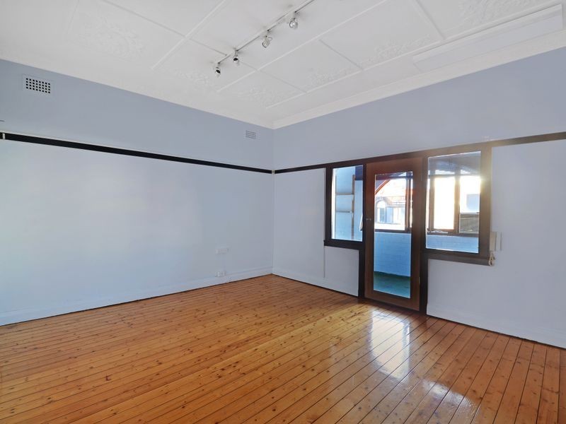 16 Birdwood Lane, Lane Cove NSW 2066