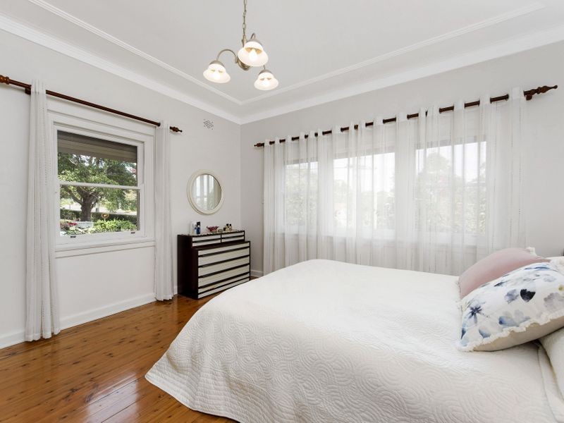 33 Epping Road, Lane Cove NSW 2066