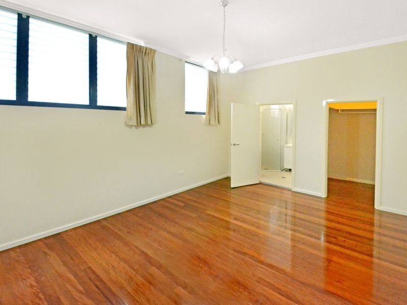 9 Berry Rd, St Leonards NSW 2065