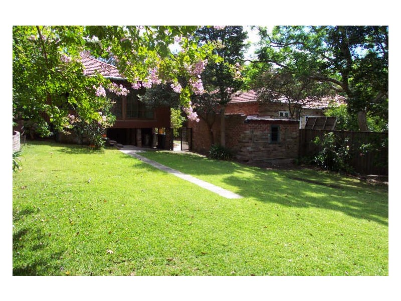 6 Kingslangley Road, Greenwich NSW 2065