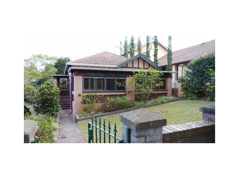 6 Kingslangley Road, Greenwich NSW 2065