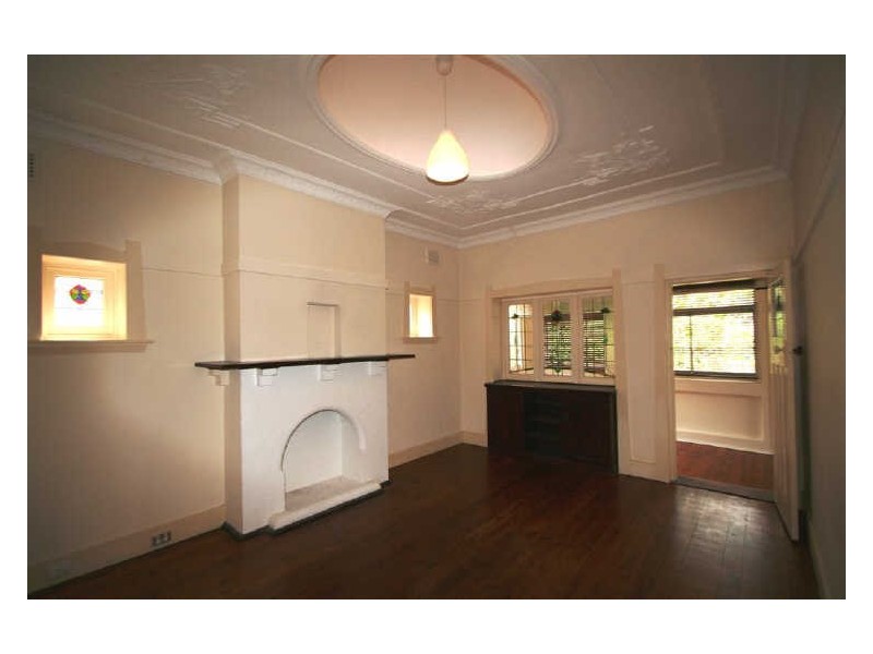 6 Kingslangley Road, Greenwich NSW 2065