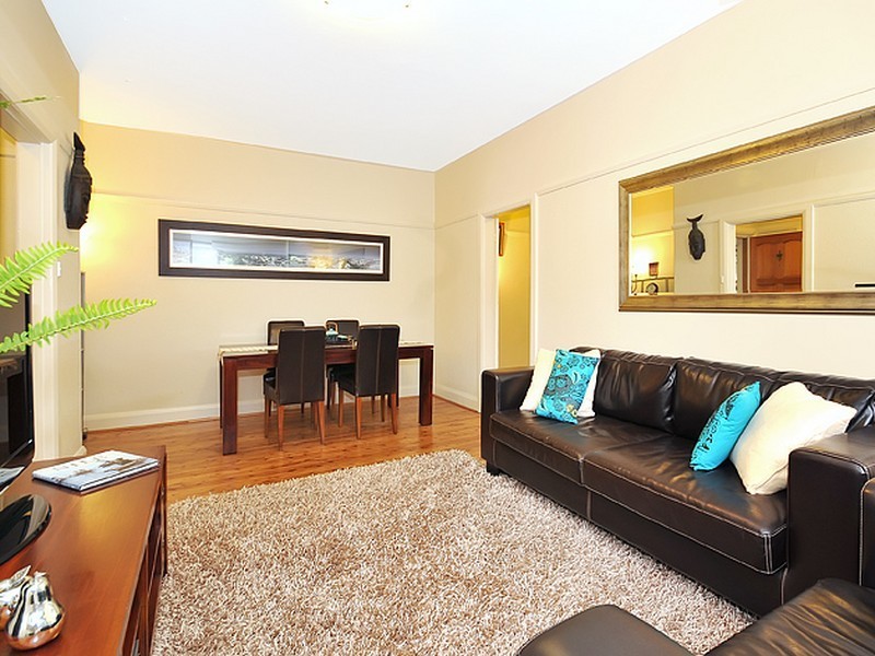 Apartment 2/10 Commodore Street, Mcmahons Point NSW 2060