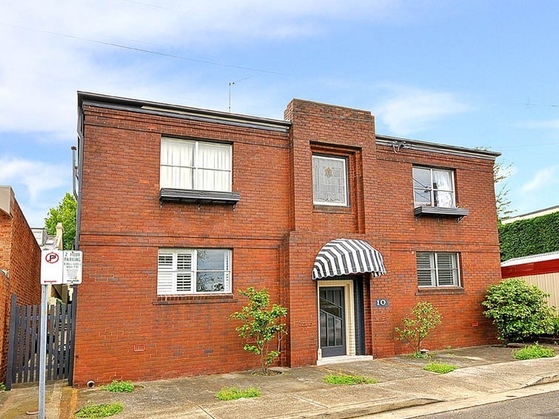 Apartment 2/10 Commodore Street, Mcmahons Point NSW 2060