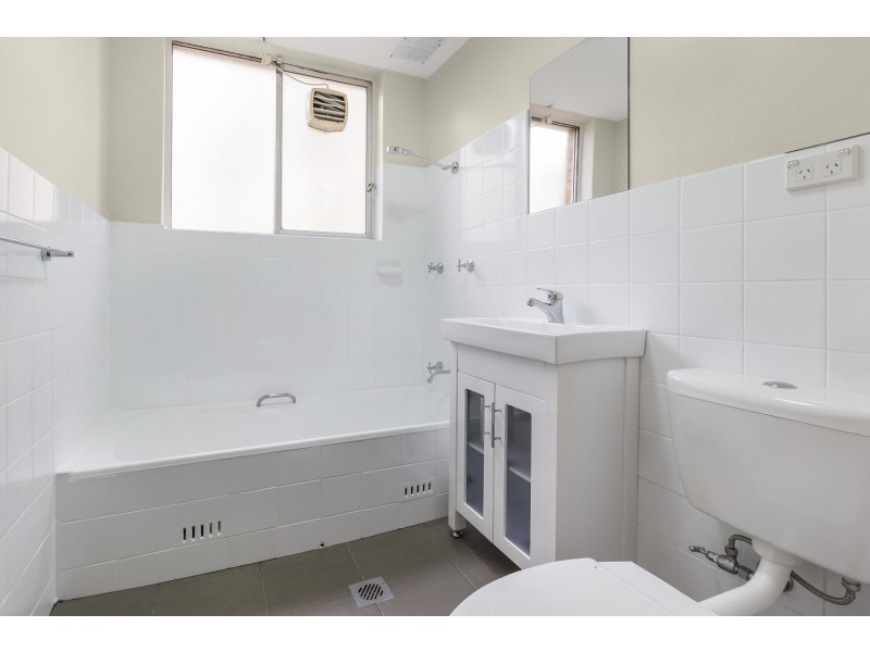 Apartment 19/121 Burns Bay Rd, Lane Cove NSW 2066