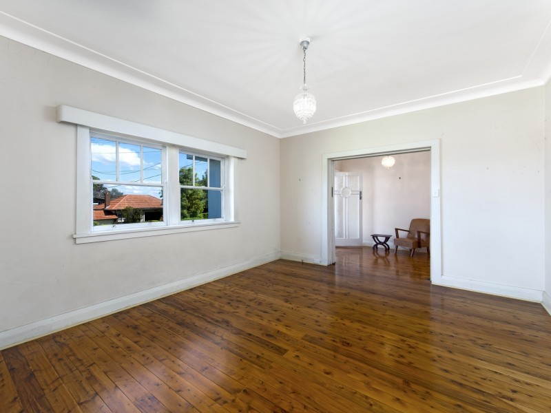 39 Kingslangley Road, Greenwich NSW 2065