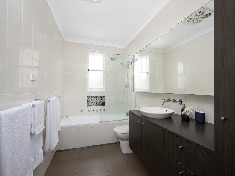 8 Hinkler Cr, Lane Cove NSW 2066