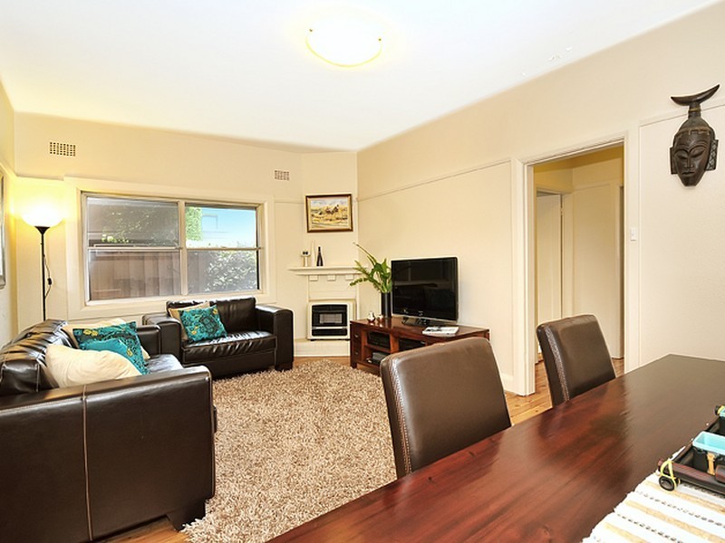 2/10 Commodore Street, Mcmahons Point NSW 2060