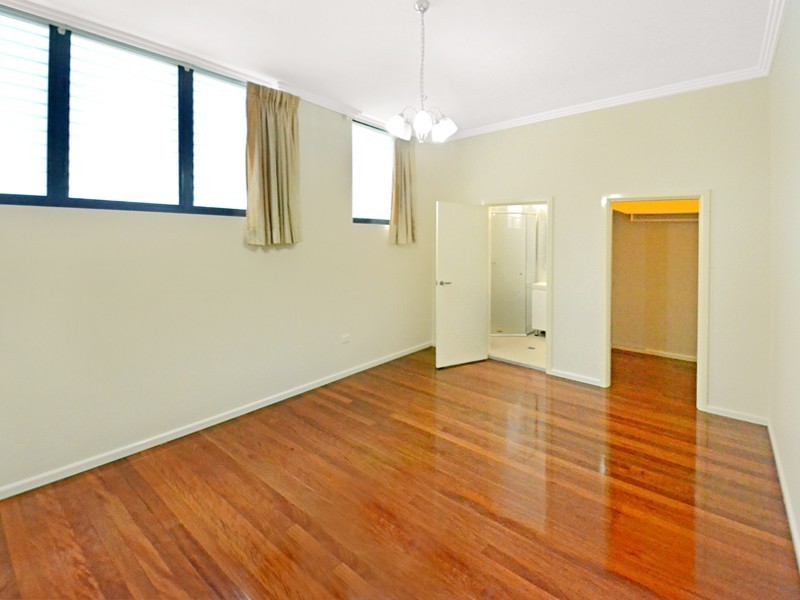 9 Berry Road, St Leonards NSW 2065