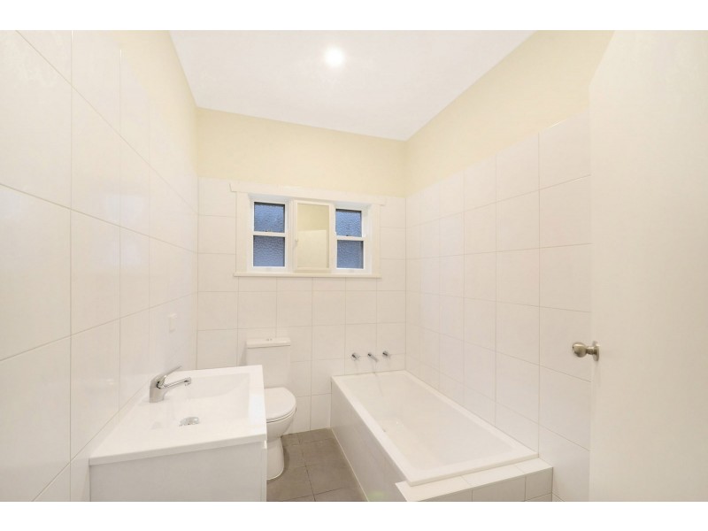 8 Kamilaroy Road, West Pymble NSW 2073