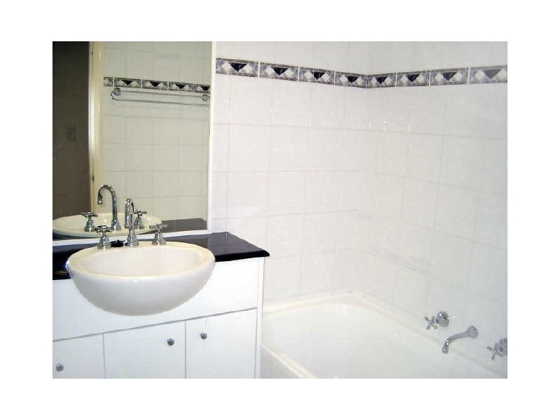 4/2 Taylors Drive, Lane Cove NSW 2066
