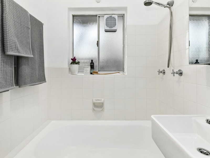 24/98-100 Burns Bay Road, Lane Cove NSW 2066