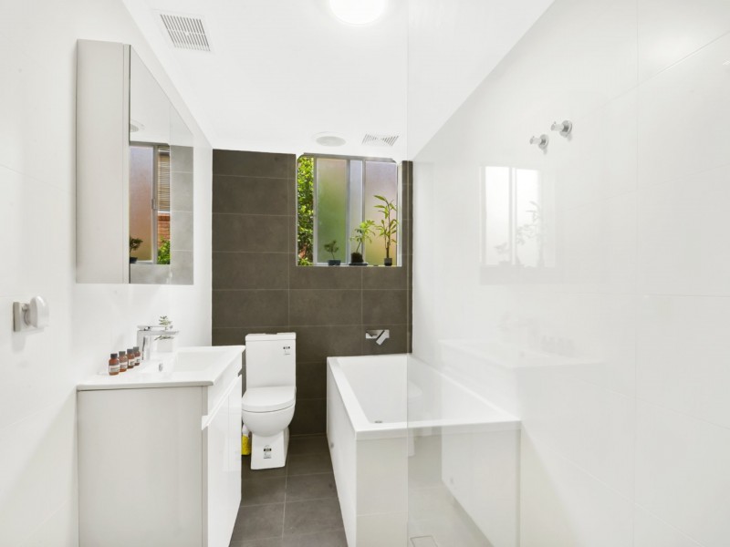 2/102 Burns Bay Road, Lane Cove NSW 2066