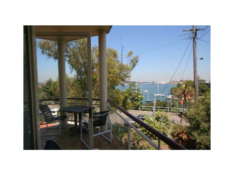 1/8 Albert Avenue, Greenwich NSW 2065