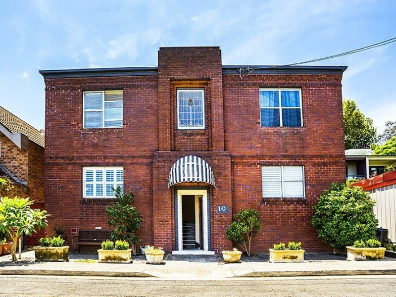 2/10 Commodore Street, Mcmahons Point NSW 2060