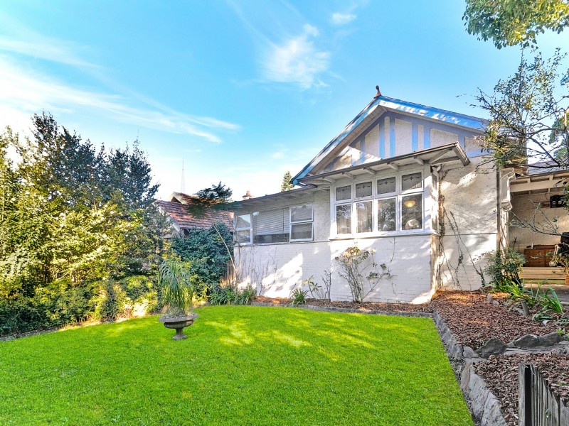 13 Pyrl Road, Artarmon NSW 2064