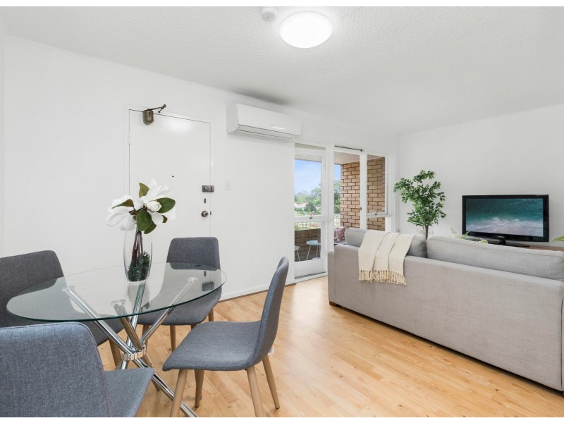 18/143 Burns Bay Road, Lane Cove NSW 2066
