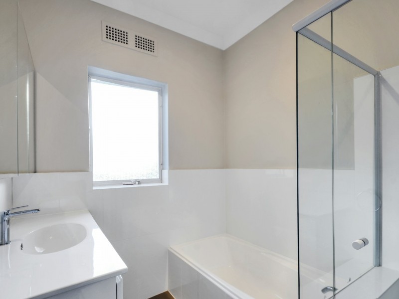8/127 Burns Bay Rd, Lane Cove NSW 2066