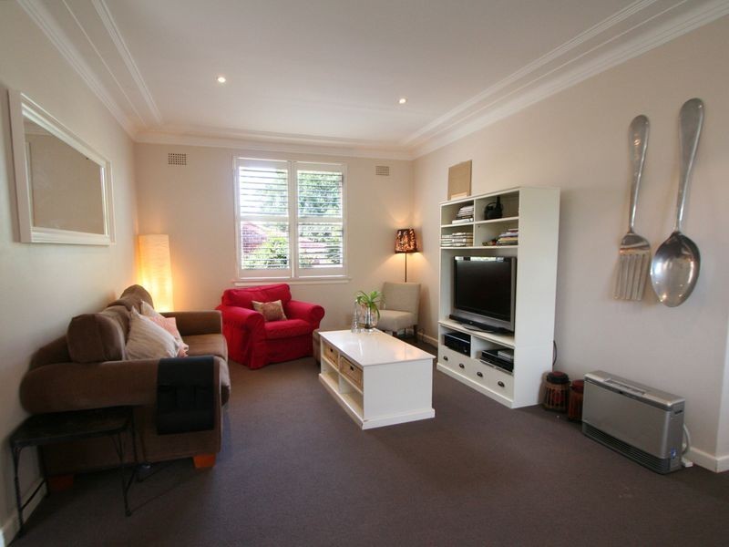 8 Hinkler Cr, Lane Cove NSW 2066