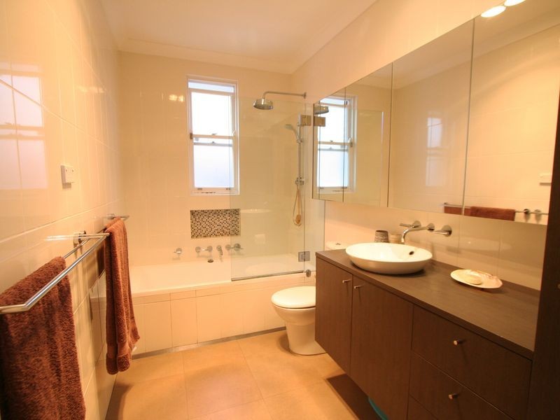8 Hinkler Cr, Lane Cove NSW 2066