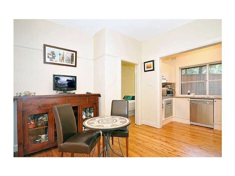 2/10 Commodore Street, Mcmahons Point NSW 2060