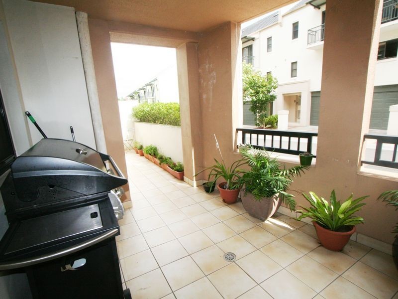 1/2 Taylors Dr, Lane Cove NSW 2066