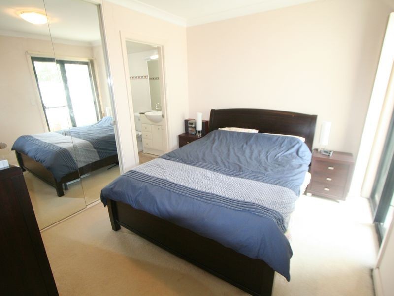 1/2 Taylors Dr, Lane Cove NSW 2066