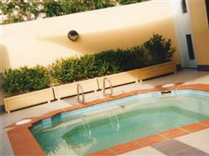 1/2 Taylors Dr, Lane Cove NSW 2066