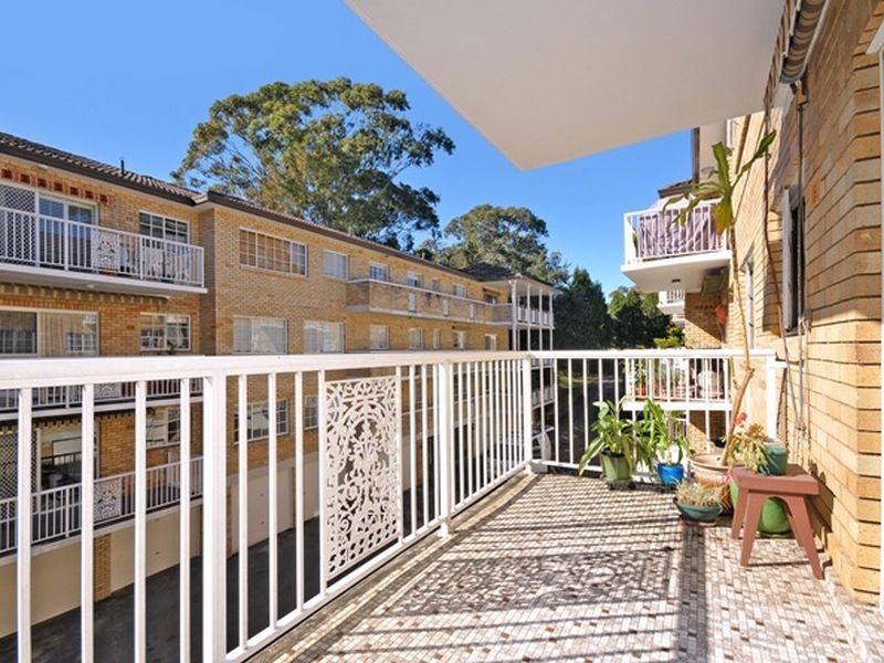 18/127 Burns Bay Rd, Lane Cove NSW 2066