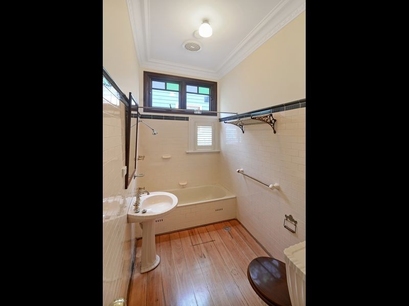 13 Carrington St, Balmain NSW 2041