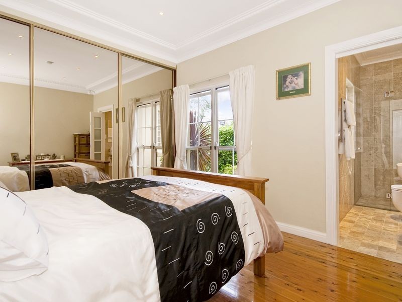 61 Hinkler Crescent, Lane Cove NSW 2066