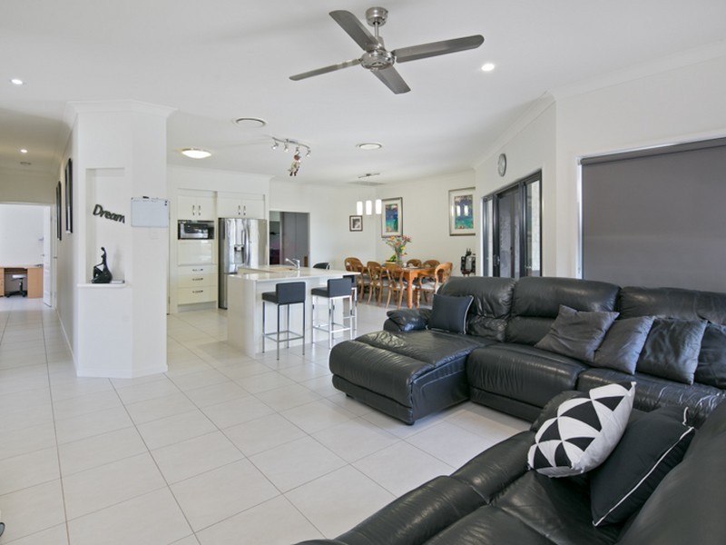 25 Clive Road, Birkdale QLD 4159