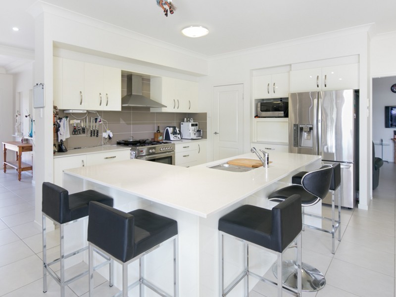 25 Clive Road, Birkdale QLD 4159